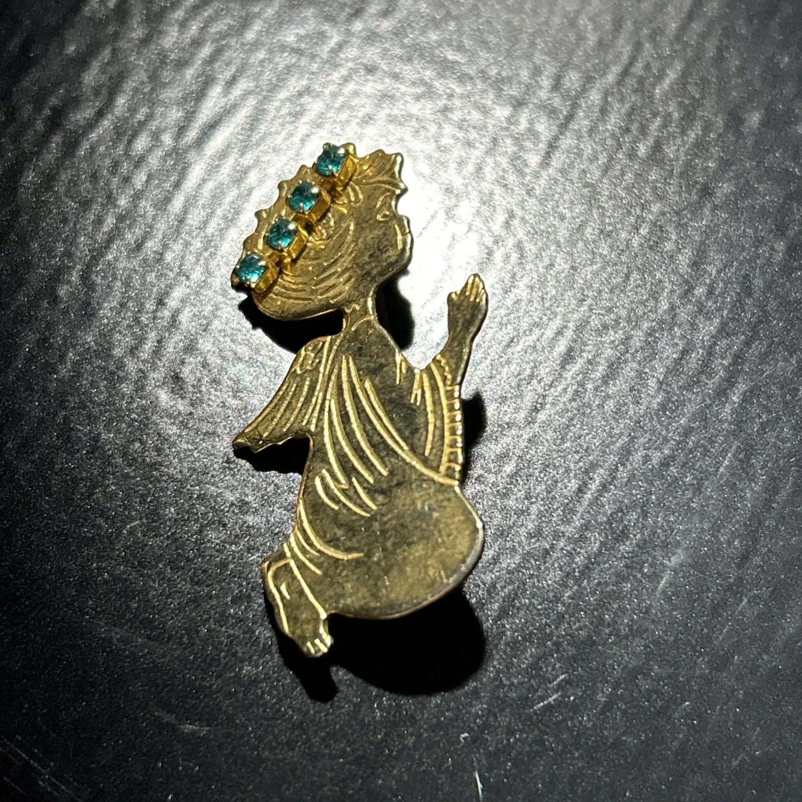 Vintage Praying Kneeling Child ANGEL Sapphire Rhinestones Gold Tone Pin Brooch - Image 2