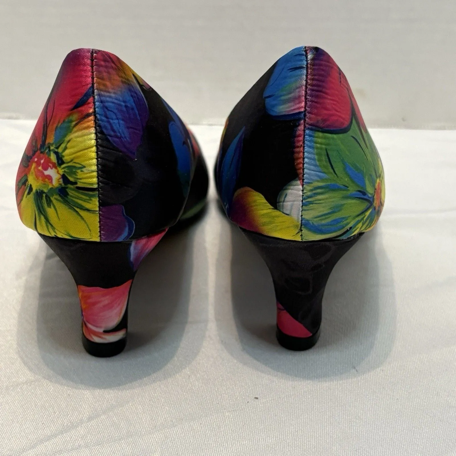 Angel Flex Black Vibrant Colors Tropical Floral Heels Closed Toe Pumps Size 5.5M - Image 3
