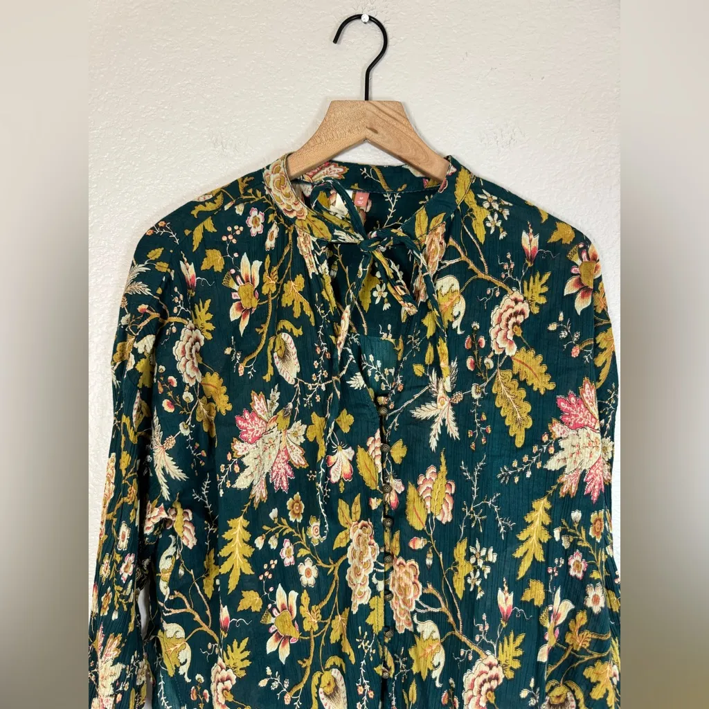 Anthropologie Pilcro The Tavi Tie Neck Floral Button Down Blouse Green Small SP - Image 10