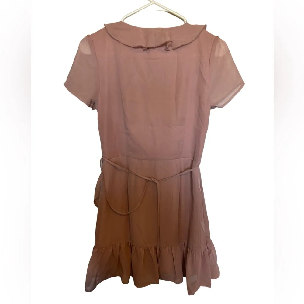 Wild Blue Sadie Robertson Blush
Pink Dress With Ruffled Detail Tie
Waist size S - Image 2