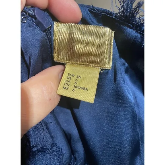 H&M Gold Label Navy Textured Rosette Faux-Fur Mini Skirt – Size 6 - Image 6