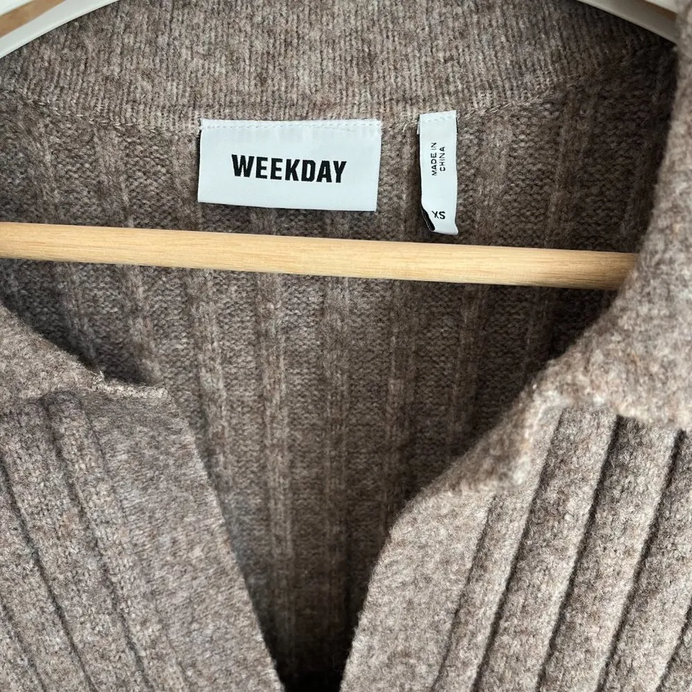 Husky V Neck Chunky Ribbed Knit Sweater Dress in Oat Brown - Image 6