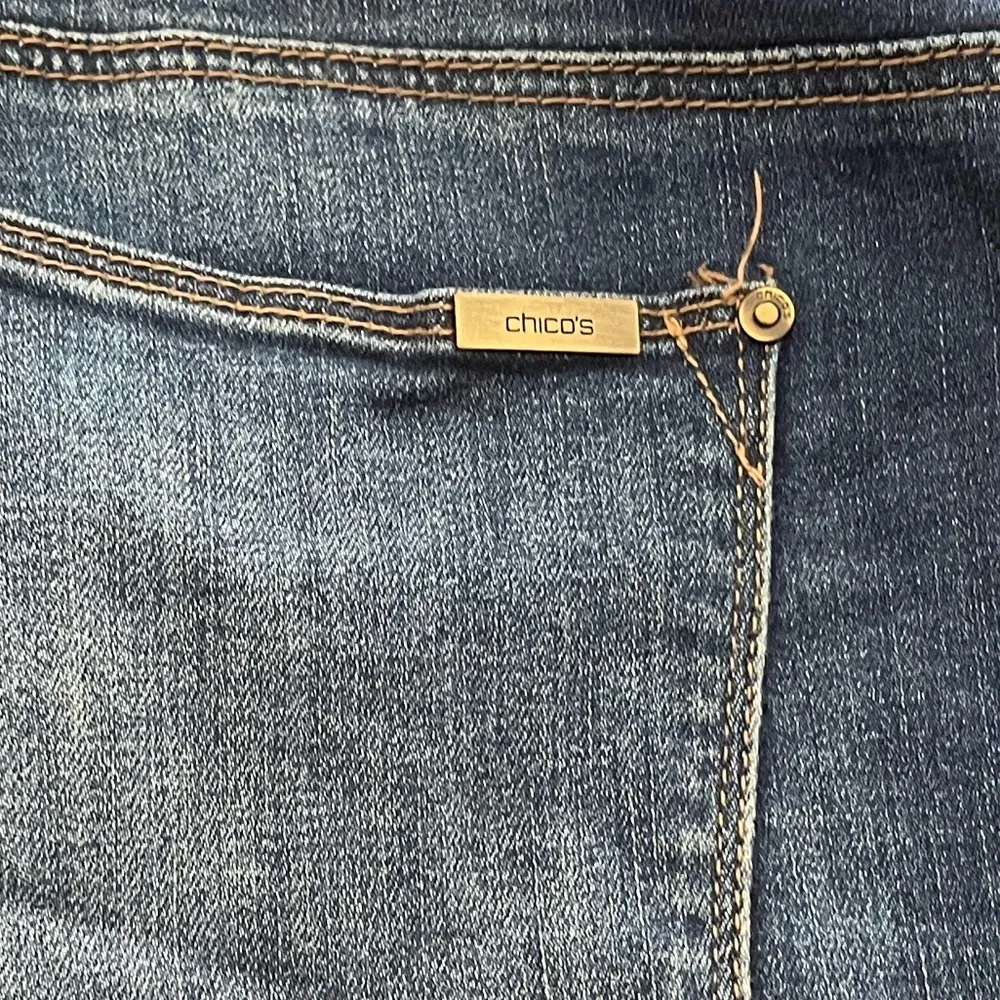 Chico’s jeans with floral embroidery - Image 15