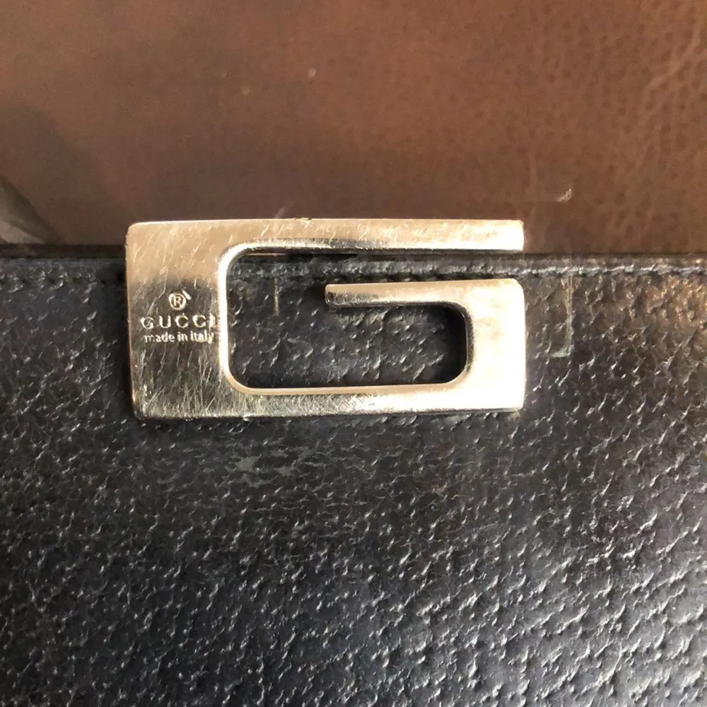 GUCCI Black Lambskin Bifold Wallet with Silver G  Clasp Vintage - Image 5