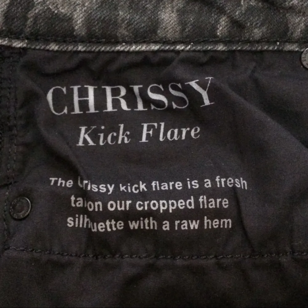 Black Orchid Los Angeles Chrissy Kick Flare Leopard Print Jeans - Image 5