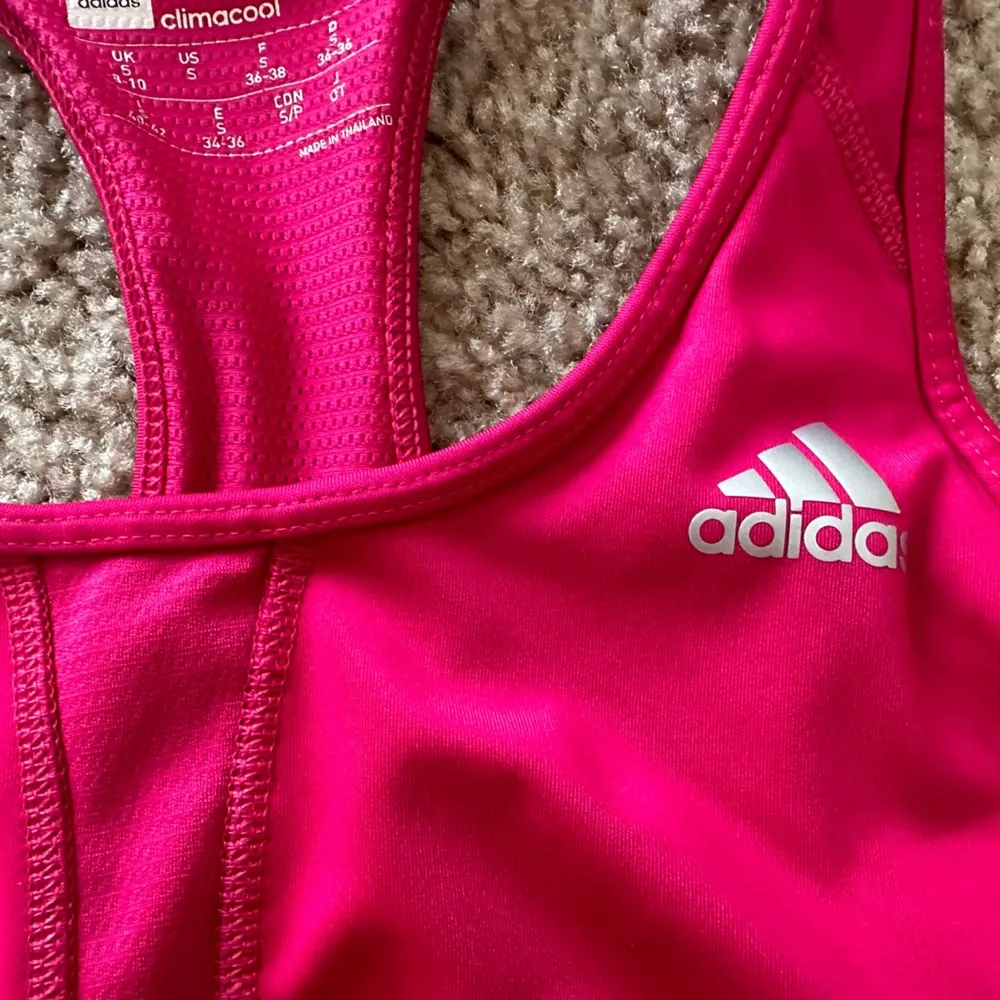 Adidas Techfit Clima Cool Sports Bra Pink size small - Image 5