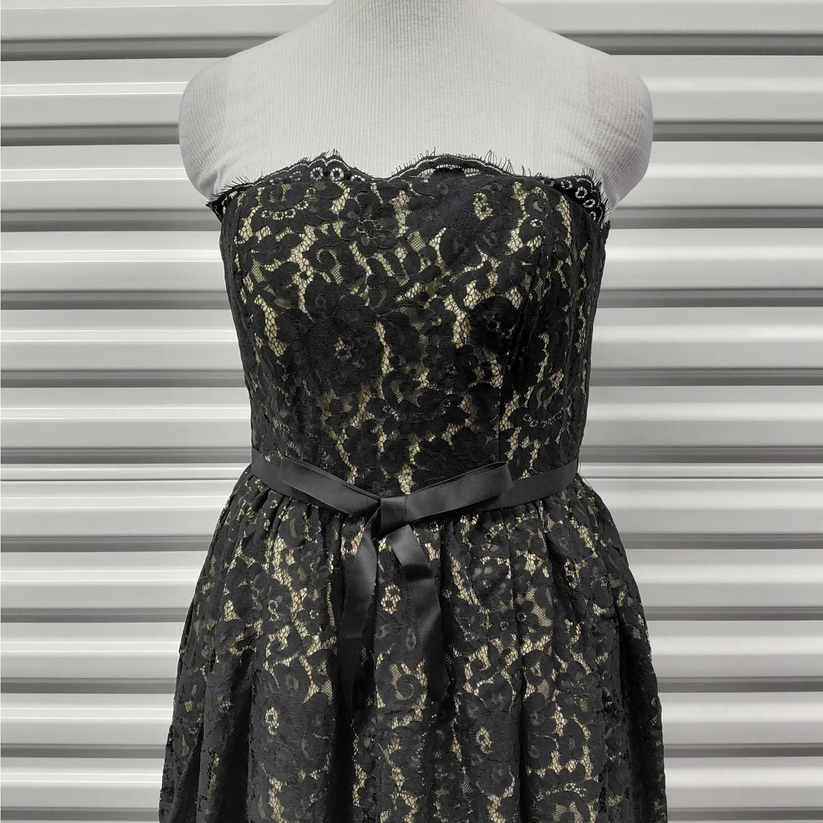 Womens Dark Romantic Lace Dress Size 8 Black Strapless Evening Robert Rodriguez - Image 5