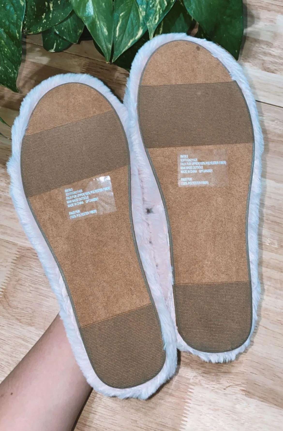 BCBGMAXAZRIA generation Pink Fuzzy Slippers - Image 5