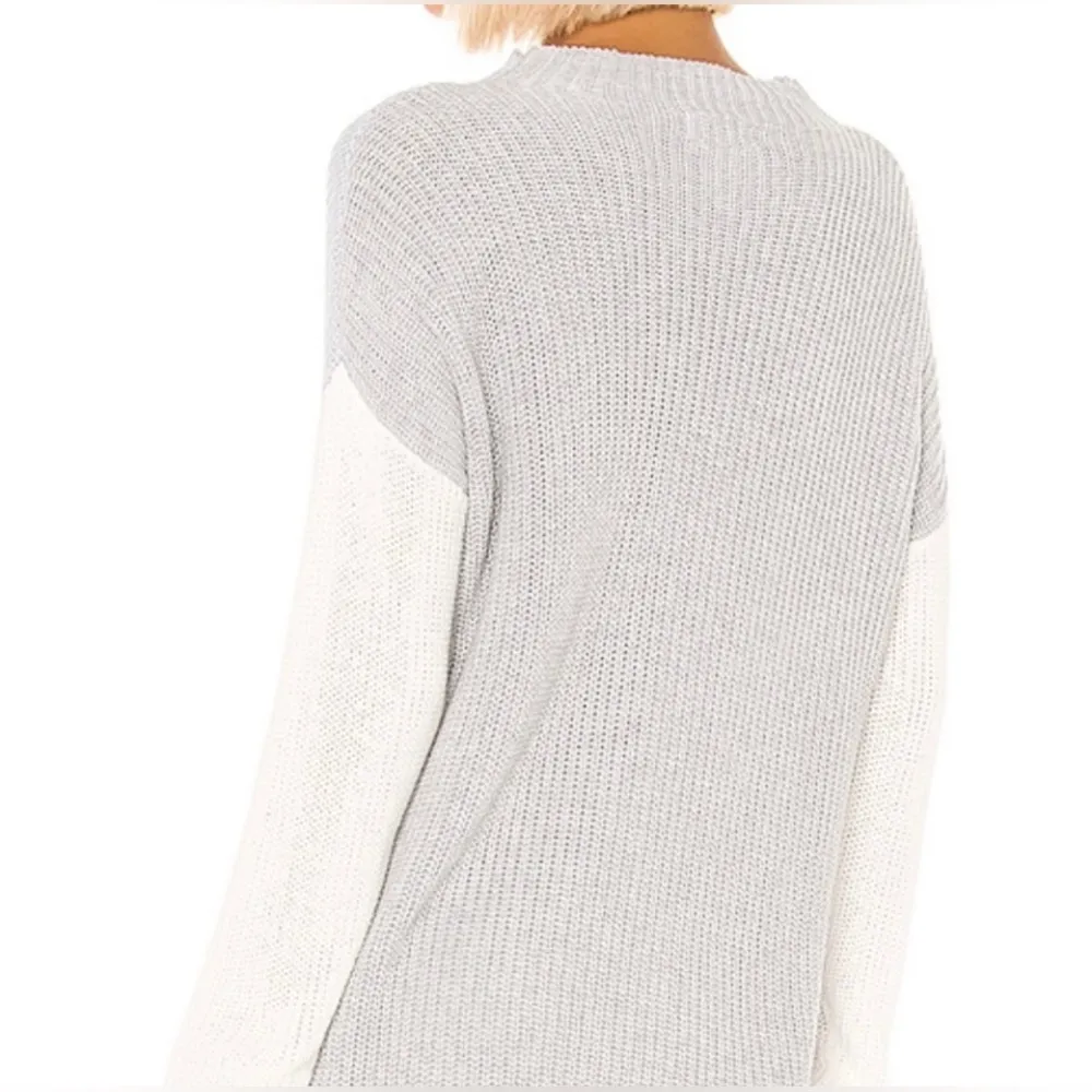 Lovers + Friends Dalton Sweater In Gray and White - Image 3