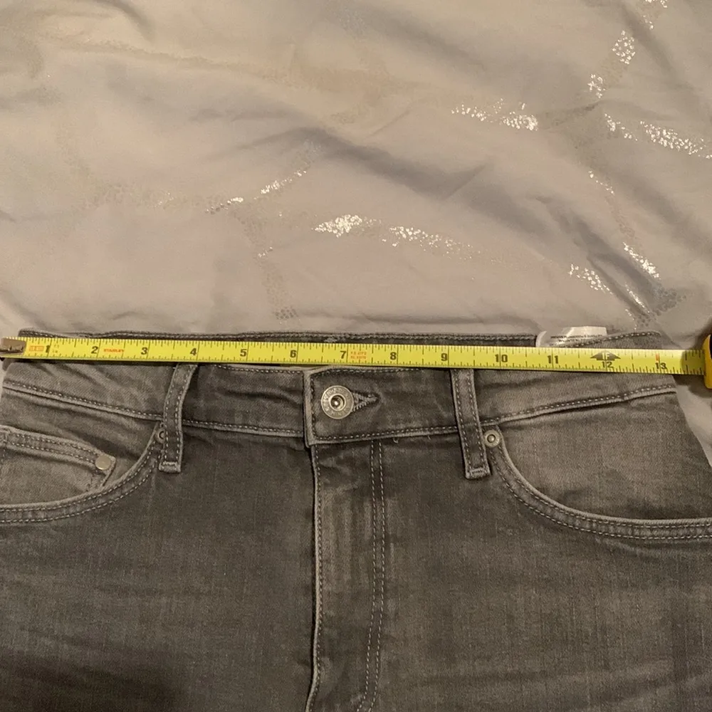 NWOT H&M dark grey jeans shorts - Image 5