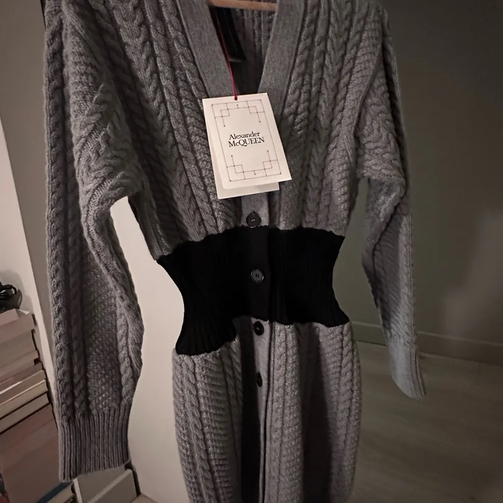 Alexander McQueen Gray and Black Cable Knit Cardigan - Image 4