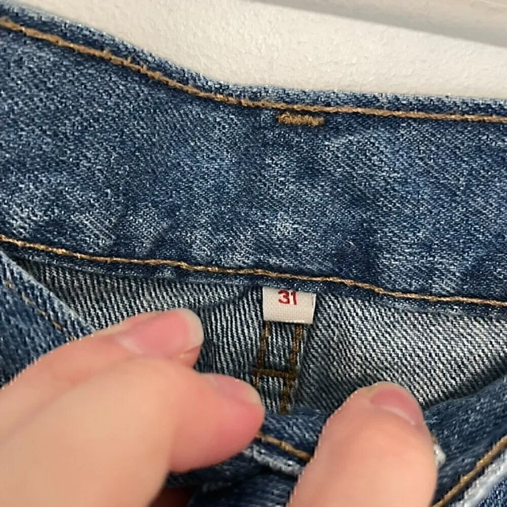 LEVI'S LEVIS Classic Shorts Dark Wash Embroidered Daisy Floral Denim Jean Shorts - Image 5