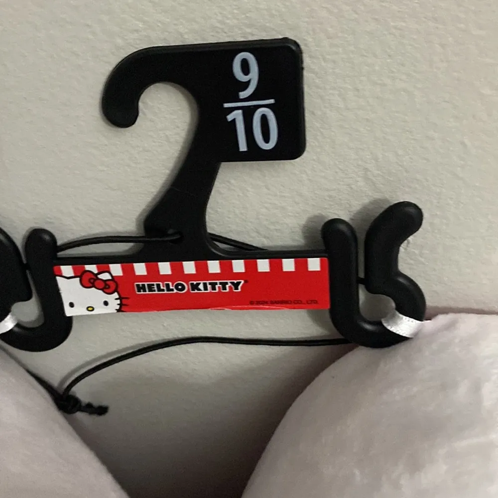 Hello Kitty by Sanrio New! Women’s Indoor/outdoor slip on slippers size 9 - Image 6