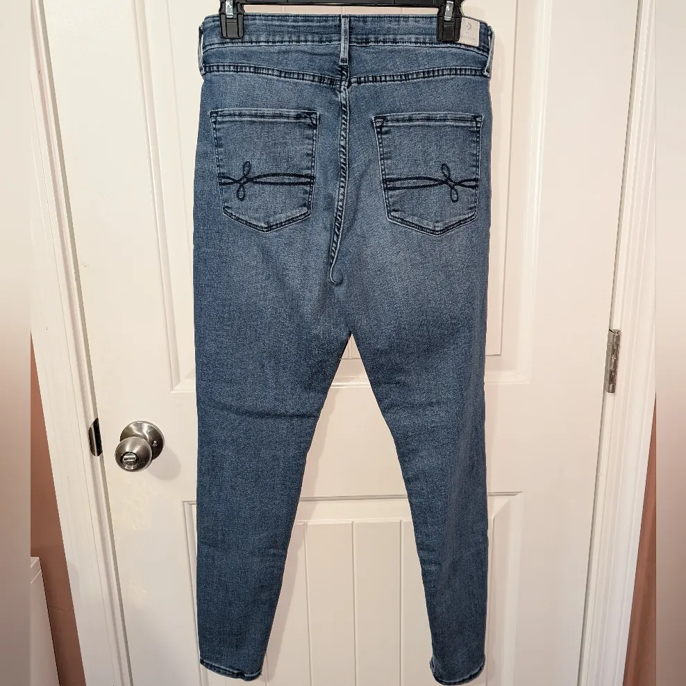 Lot Of 4 Women's Jeans W29 Denizen, Joe's Jeans, Silver Jean Co - Image 6