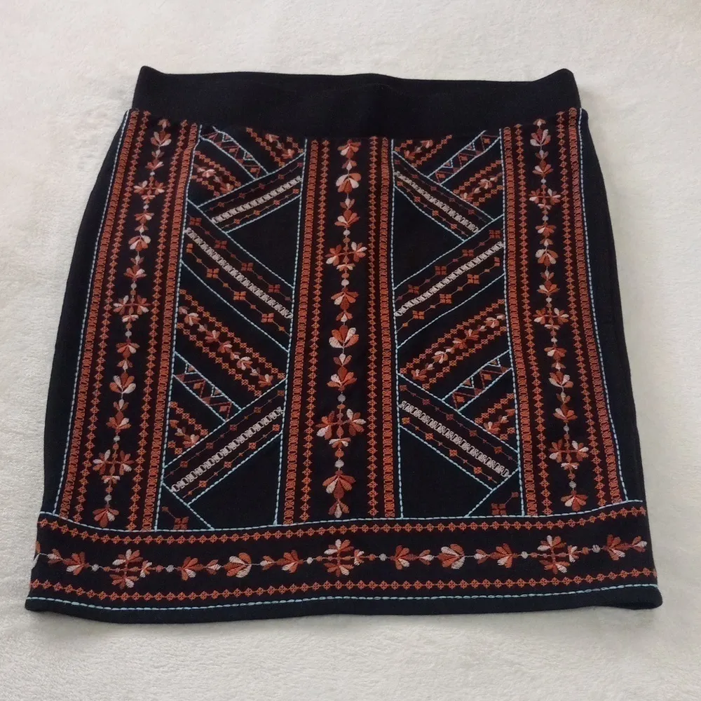 Torrid Black and Multicolored Embroidered Ponte Knit Stretch Pencil Skirt - Image 10