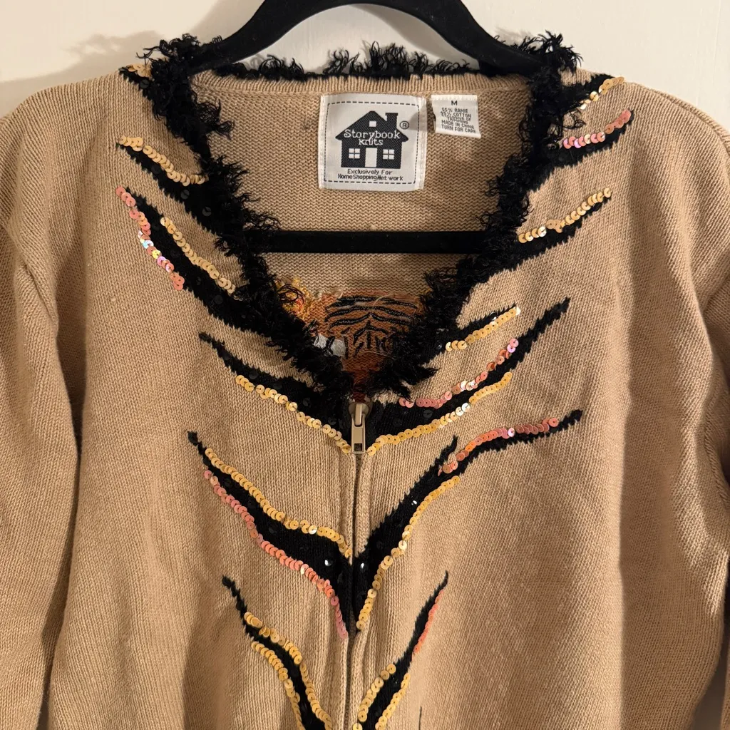 Storybook Knits Women's Medium Tan Sweater with Black and Gold Tiger accents VTG - Image 3