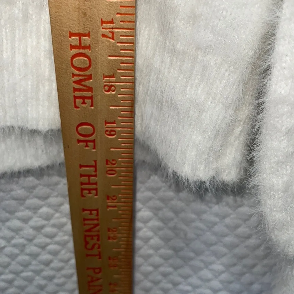 Gianni Bini GB fuzzy crop sweater ❤️‍🔥 - Image 13