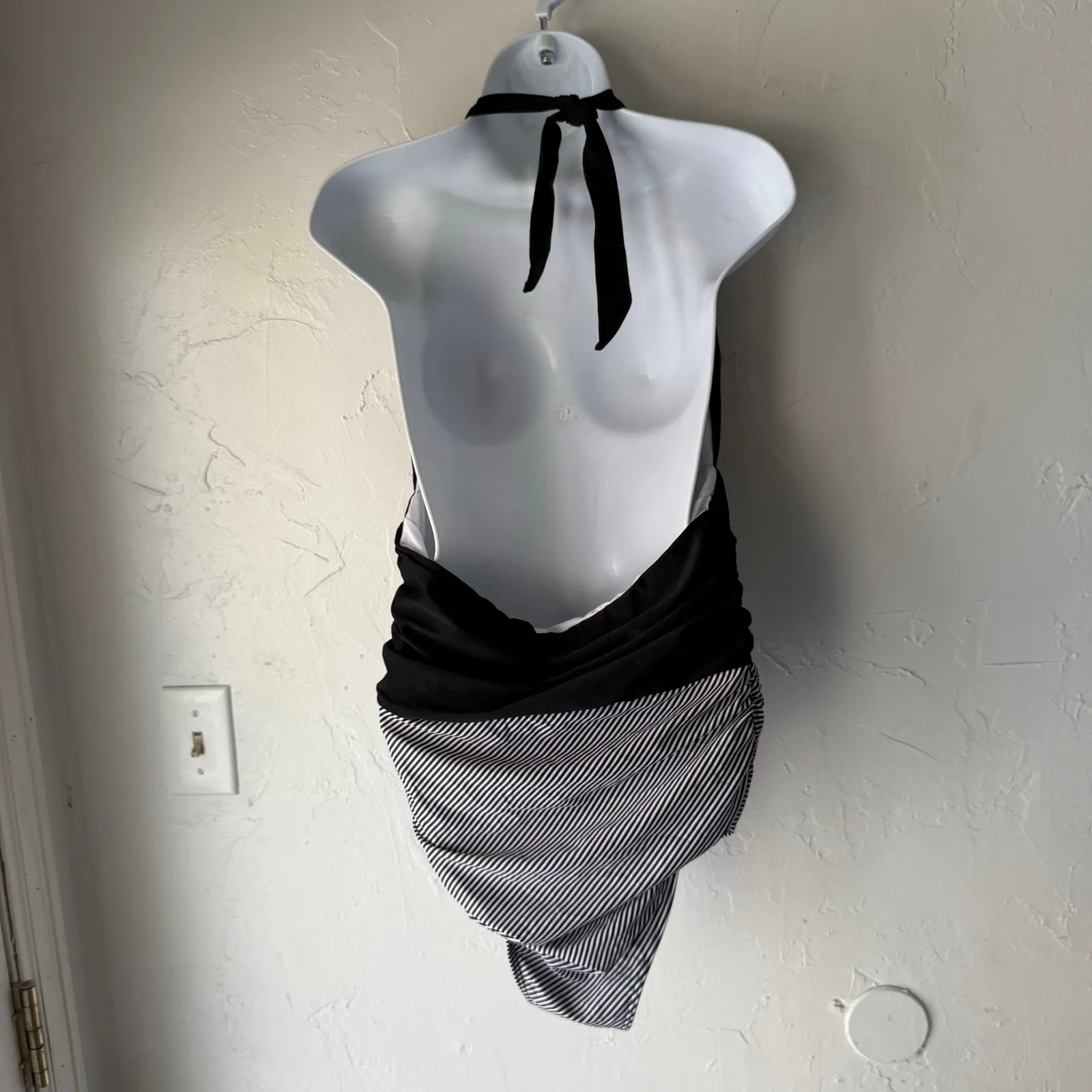 Beachsissi Large‎ Black Halter Open Back Coverage One Piece Bathing Swim Suit - Image 5