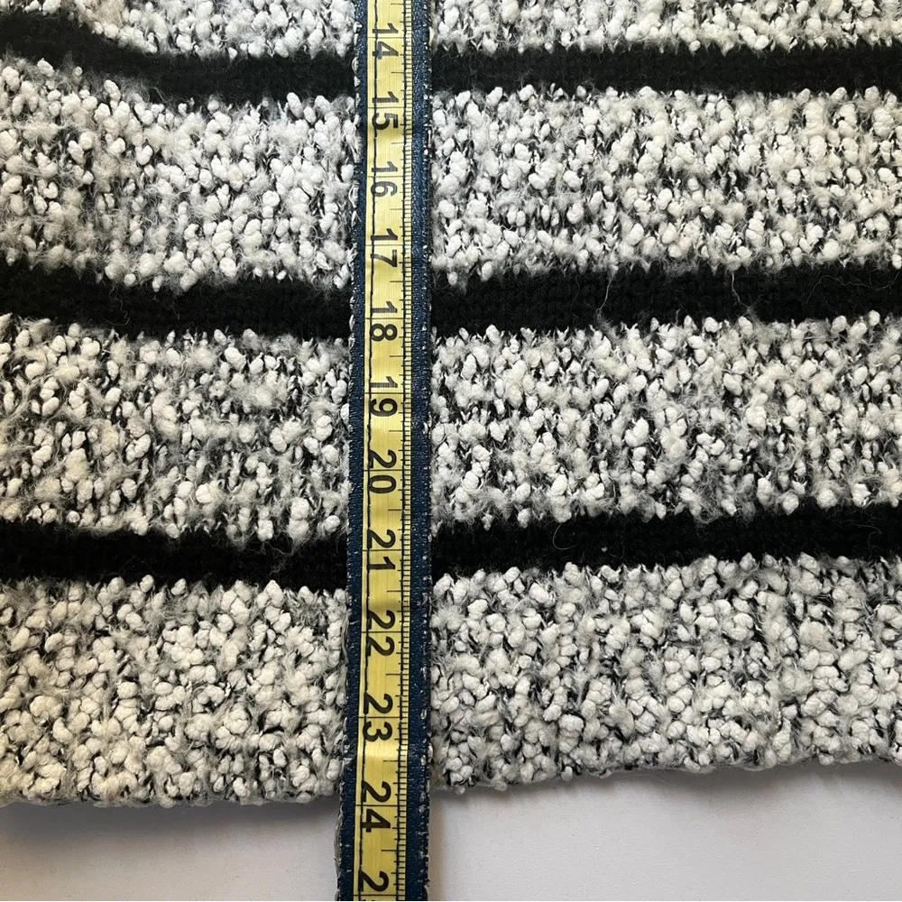 Calvin Klein Crewneck Women Fuzzy Soft White Black Striped Sweater Small - Image 9