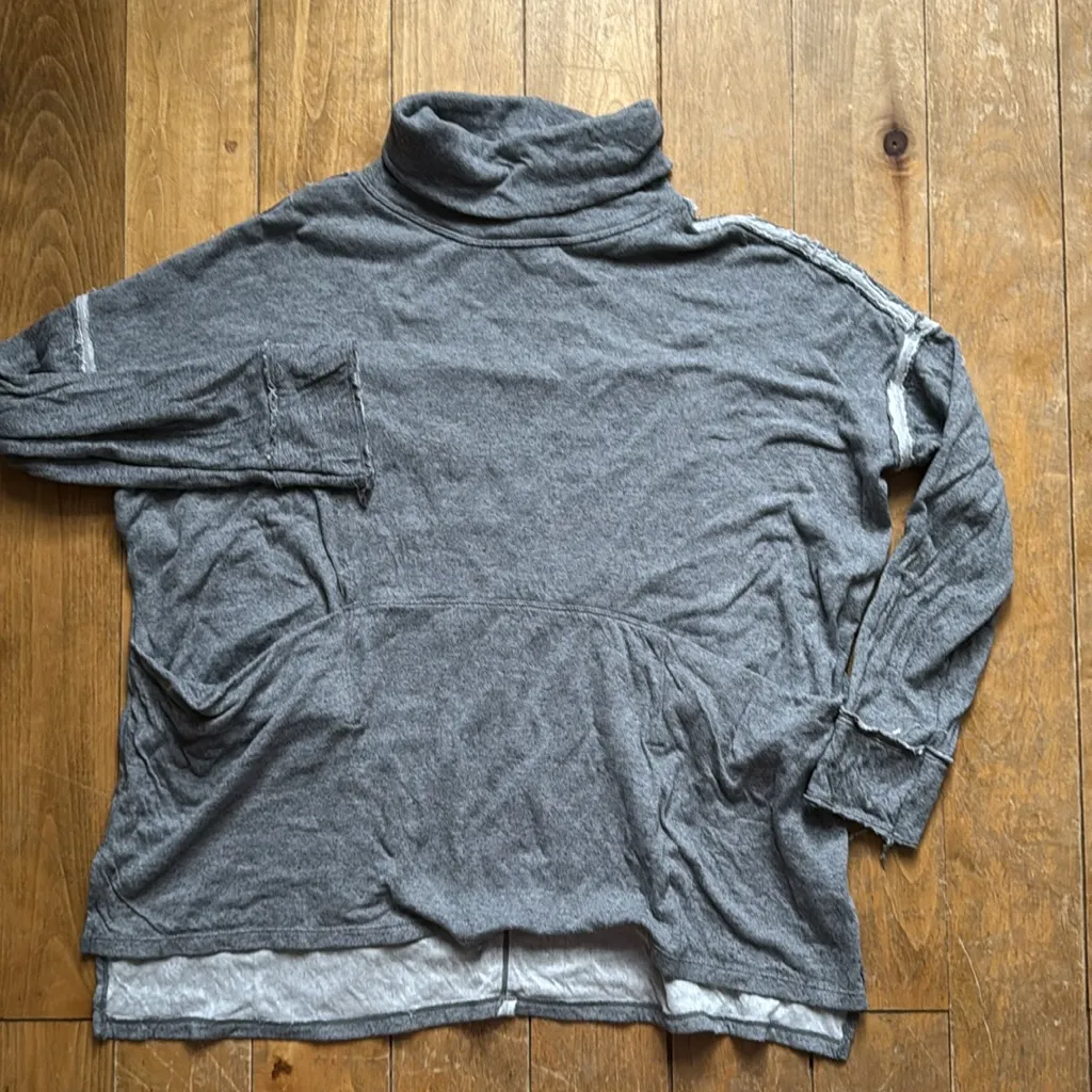 We The Free  Gray Turtleneck Sweater Small - Image 2