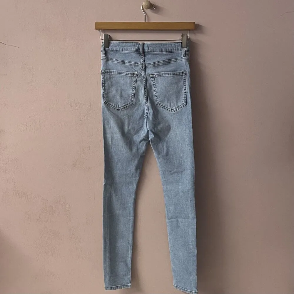 Forever 21 Light Wash Blue High Waisted Knee-Slit Skinny Jeans Size 27 EUC - Image 11