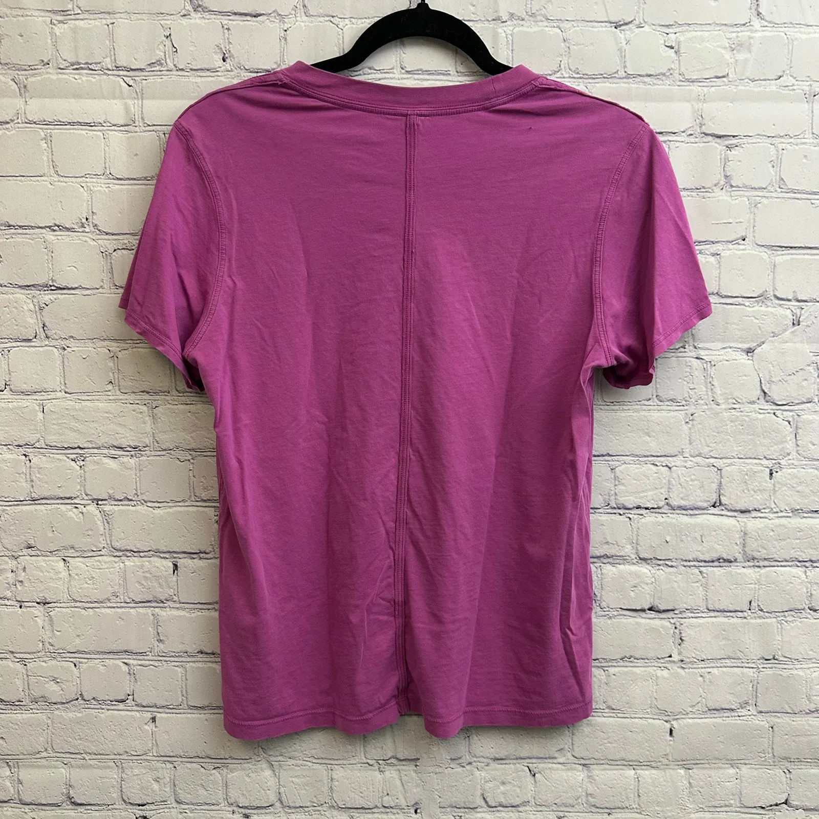 Lululemon The Fundamental T Classic Fit Pink Short Sleeve Shirt Size M** - Image 4