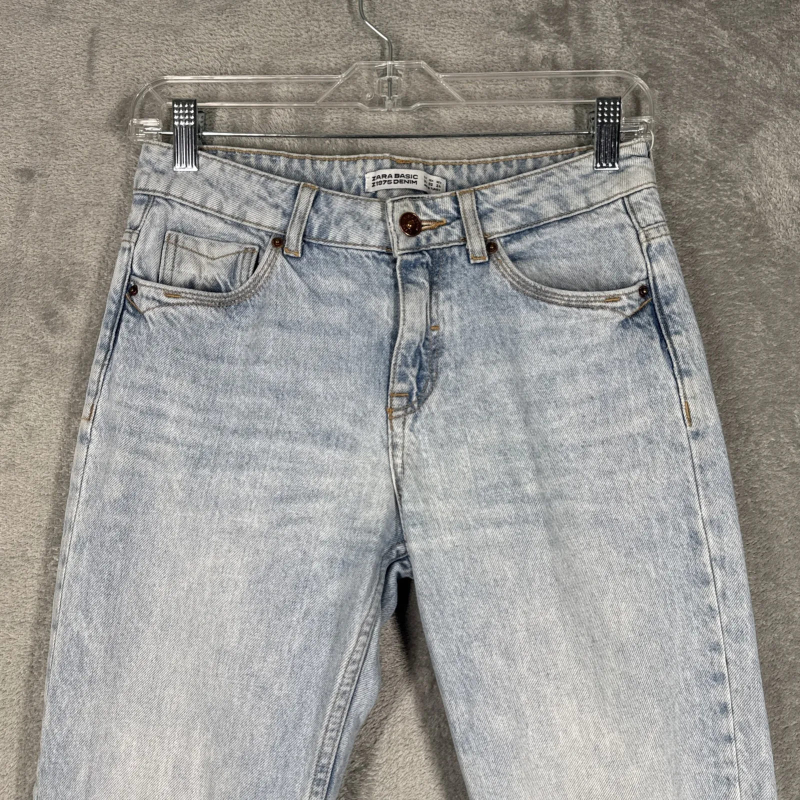 Zara Jeans Womens 2 Blue Light Wash Cropped Casual Frayed‎ Fading Whiskering - Image 4