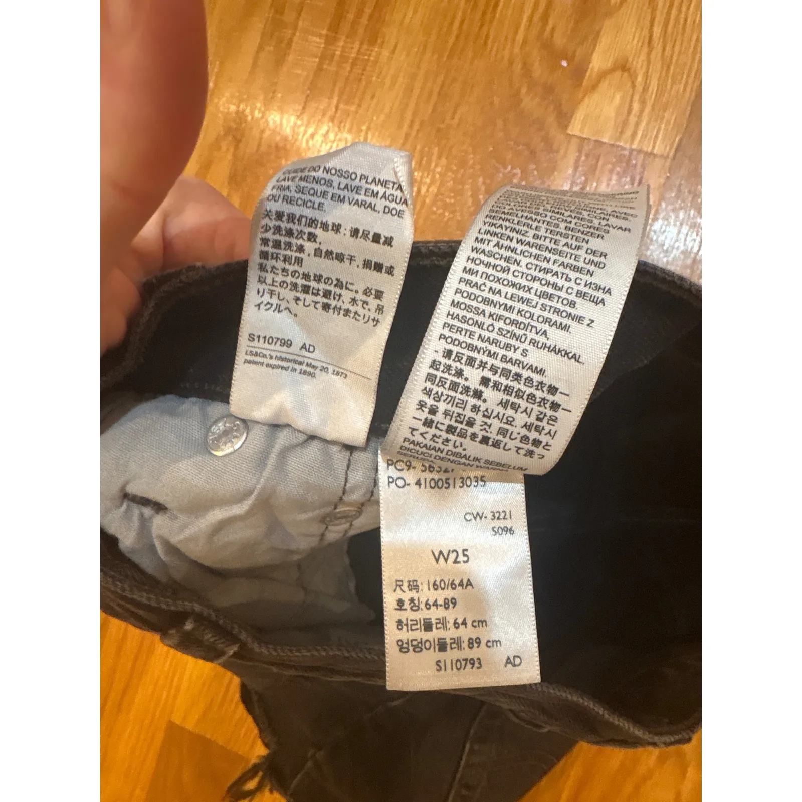 Levi's 501 Black Denim Cutoff Shorts Distressed‎ Frayed Hem Women's Size 25 - Image 3