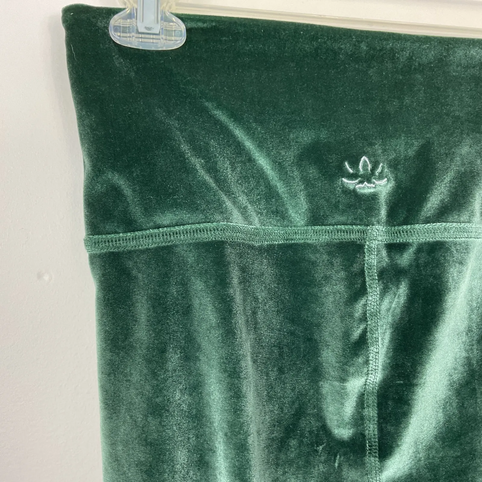 Beyond Yoga Velvet Motion High Waisted Leggings Deep Green Size L - Image 3
