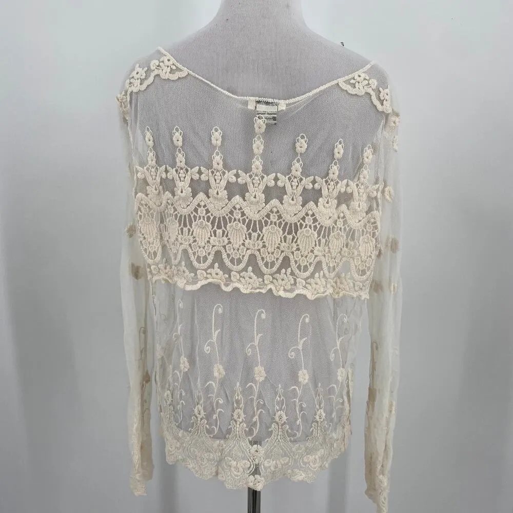 Soho Girls Lace Crochet Sheer Scoop Neck Blouse Size Medium - Image 4