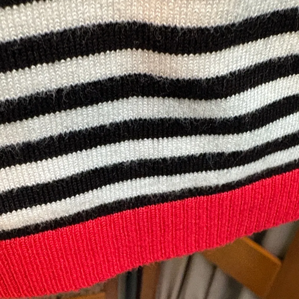 Chic Striped Black and White Tee with Red Accents Size undefined - Image 5