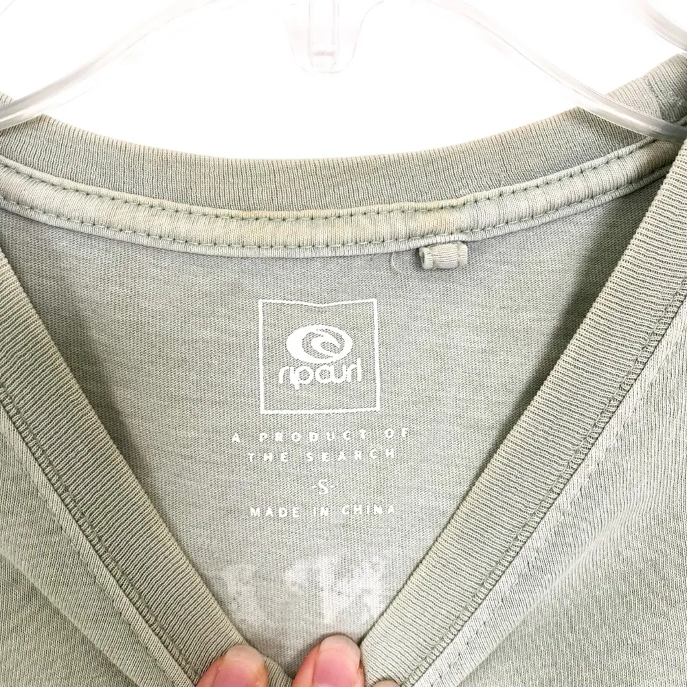 Rip Curl Light Green Hula Vintage Retro Print Coastal T Shirt Size Small - Image 3