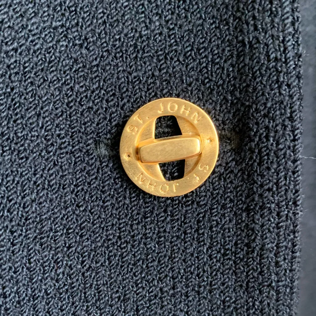 ST. JOHN COLLECTION Santana Knit Navy Blazer Sz 10 with matching skirt - Image 2