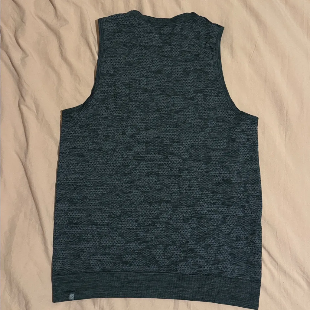 Lululemon Breeze By Muscle Tank in a grey camo pattern - Image 5