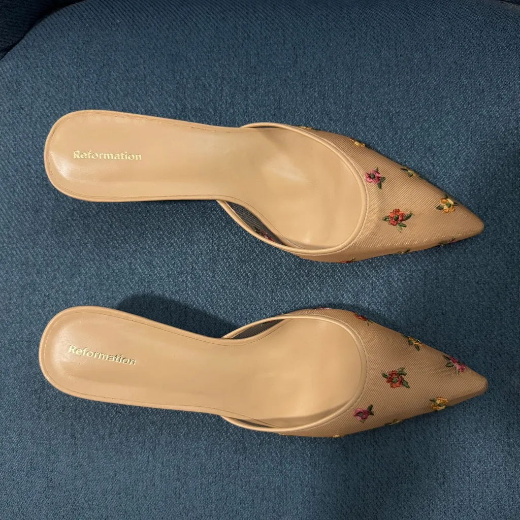 Reformation Wilda Floral Pointed Toe Kitten Mule - Image 3