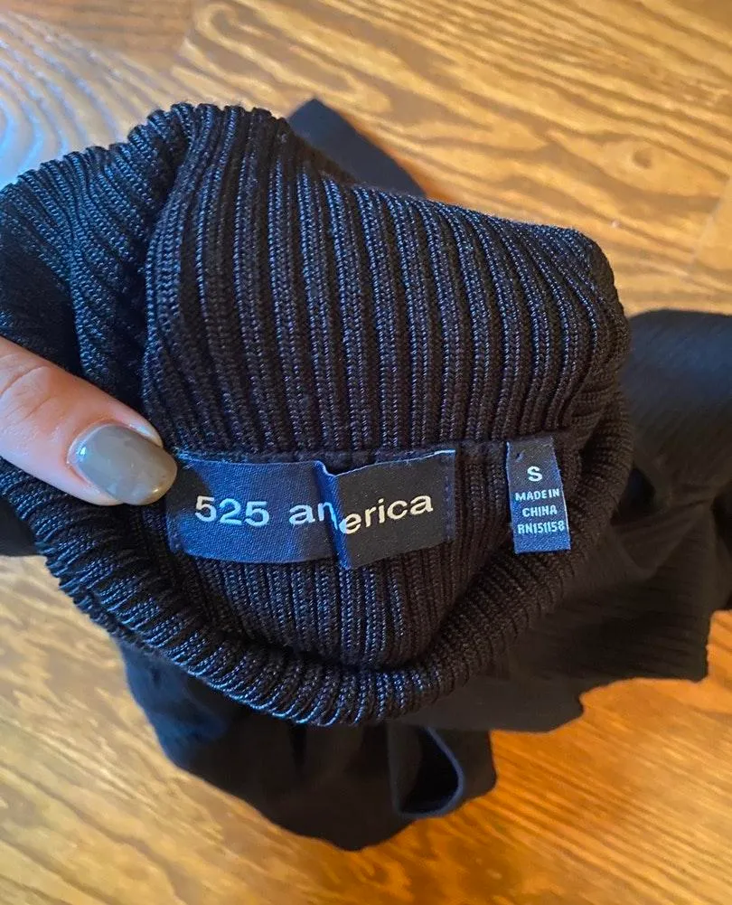 525 America  Turtleneck  - Image 2