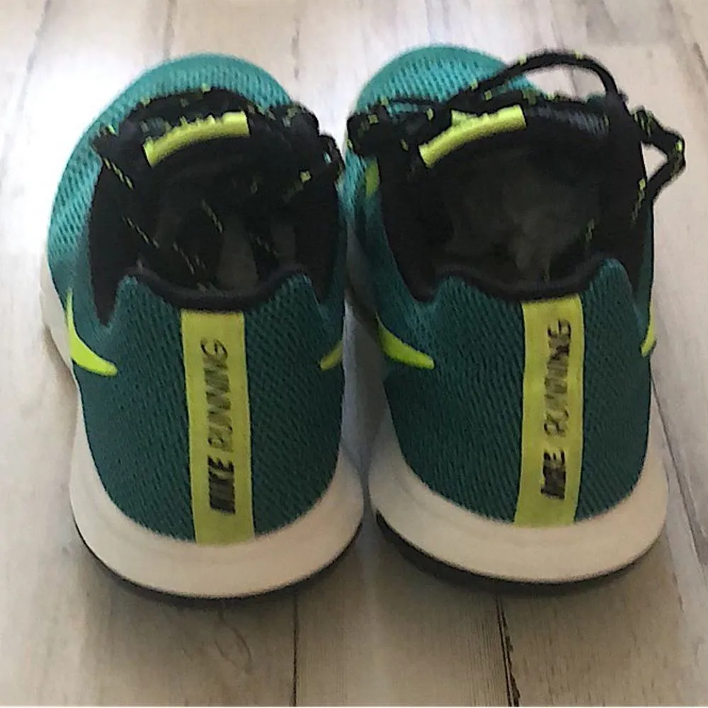 Ladies  shorts size Small & Nike flex experience tennis shoes size 8 - Image 2