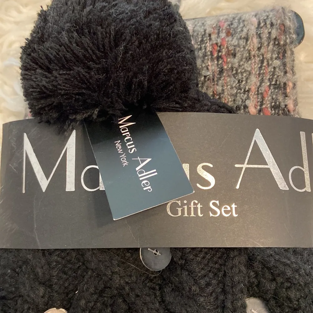 Marcus & Adler Gift Ser Hat and Scarf brand new - Image 2