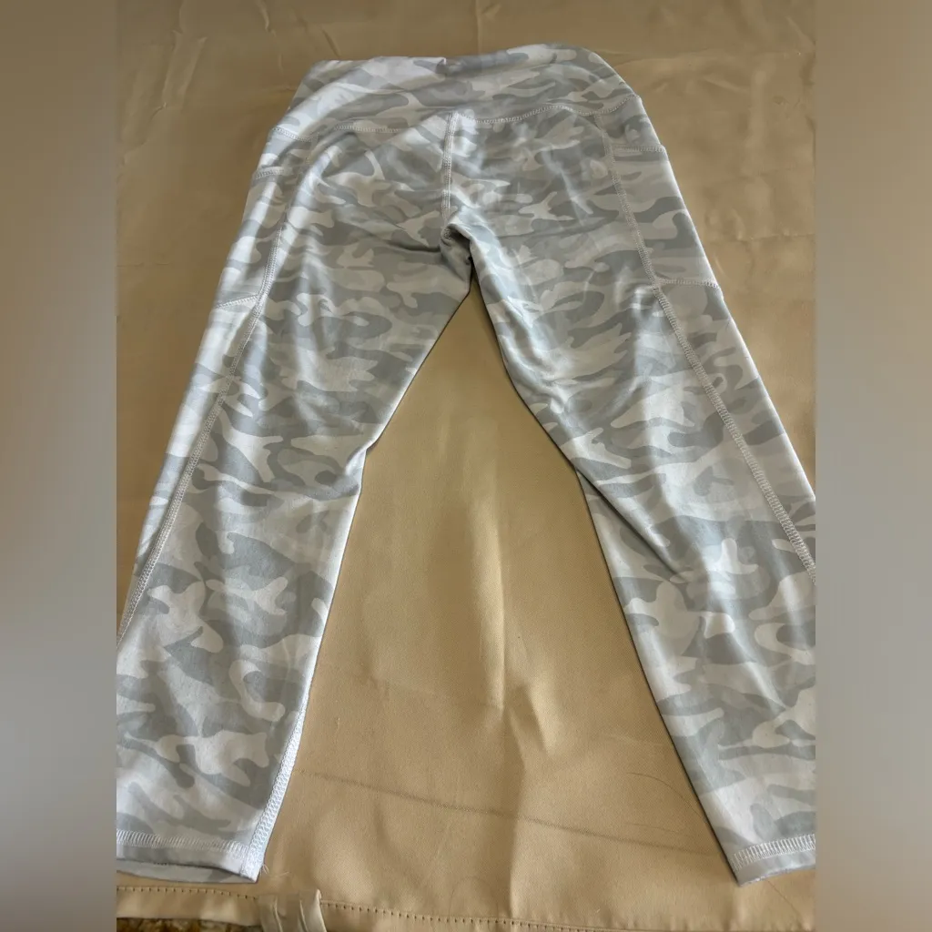 Evolution and Creation Gray & White Camouflage Leggings‎ Athletic - Image 8