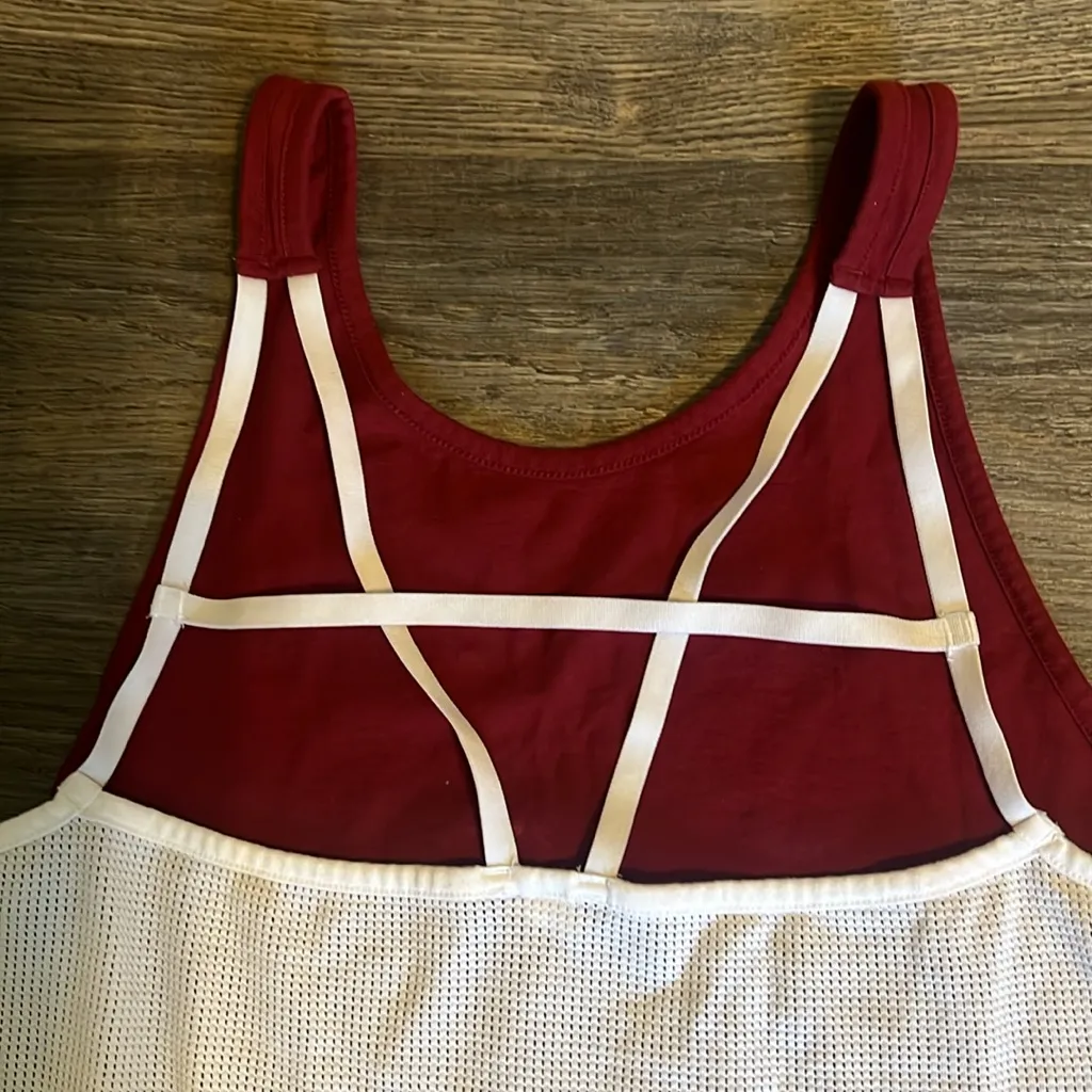 Under Armour Washington State Cougs Sleeveless Tank Top Relaxed Fit w/mesh Back - Image 6