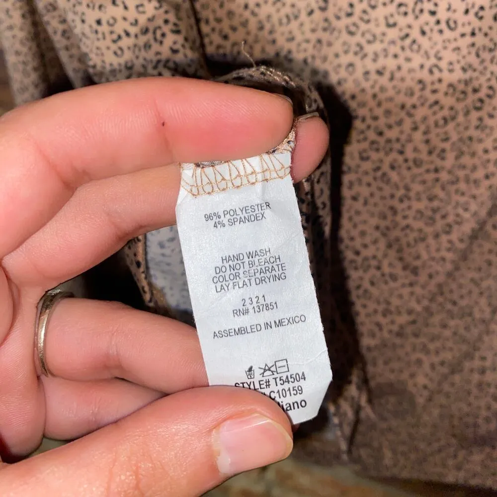 Gaze Tan Cheetah Leopard Animal Print Long Sleeve Mock Neck Crop Top Size Medium - Image 4