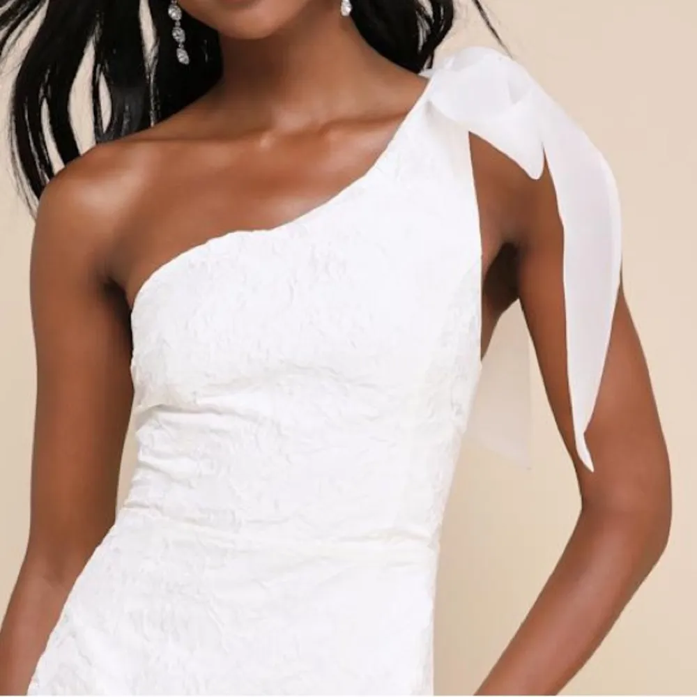 LULU’S Unique Perfection White Floral Jacquard One Shoulder Mini Dress - Image 4