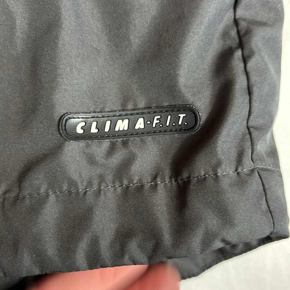 Nike Vintage Women's Clima Fit Windbreaker Vest Sleeveless, Size Medium - Image 3