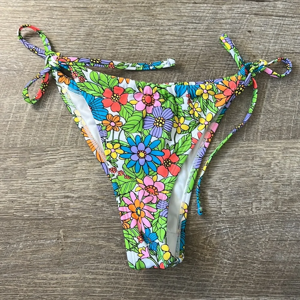 NEW Wild Fable Floral Bikini Set Size XS - Image 5