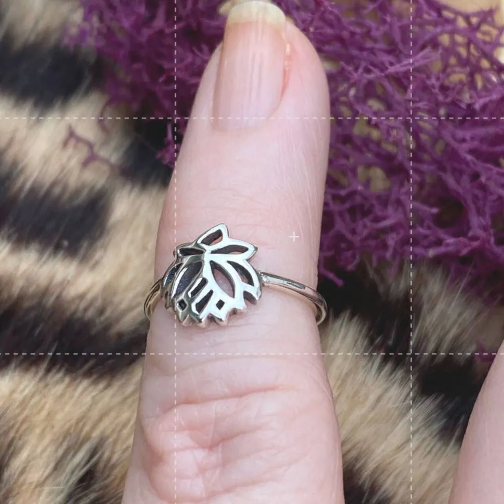Lotus Flower Sterling Silver Toe Ring Midi Ring - Image 3