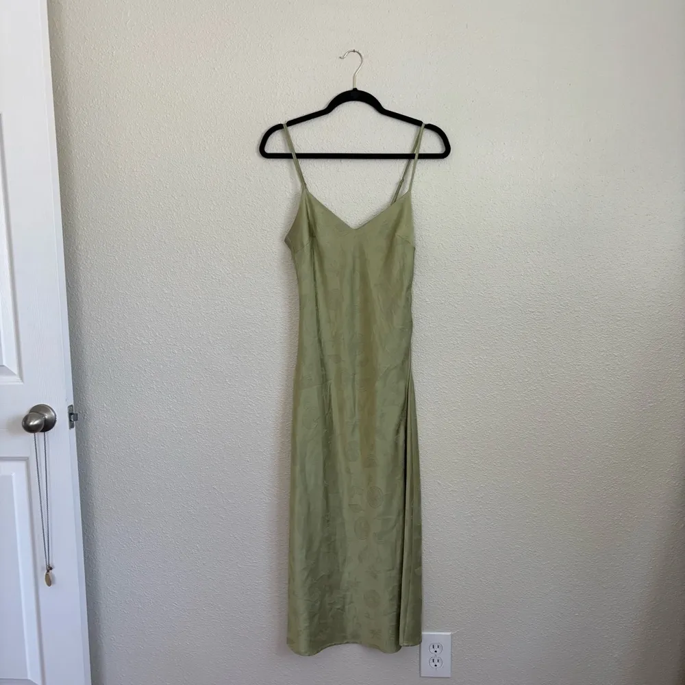 Isalis fruit salad satin high slit midi dress in green - Image 3