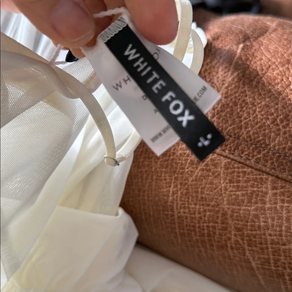 White Fox White model
Behavior mini Ruched Dress size large nwt - Image 6