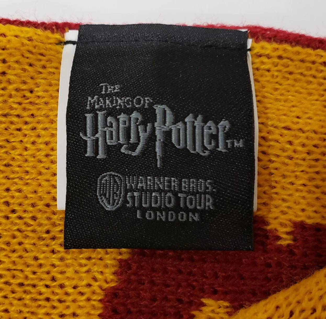 Gryffindor Embroidered Knit Scarf Making of Harry Potter Warner Bros Studio Tour Red - Image 7