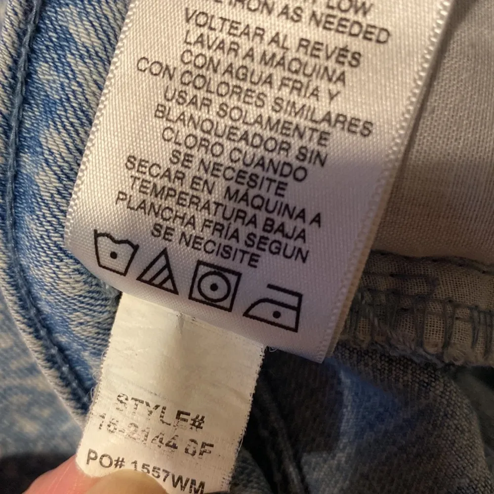 Women’s Capris jeans skinny cropped mandala size 12 print pattern EUC - Image 9