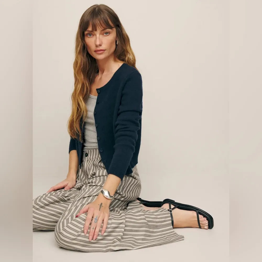 Reformation Lake Flat Sandals in Black Leather - Image 2